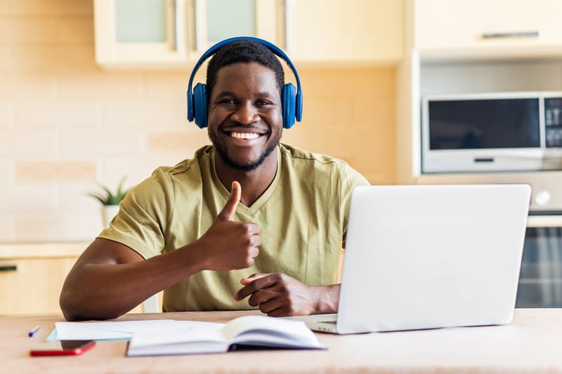 Apprenants suivant une formation en Espagnol